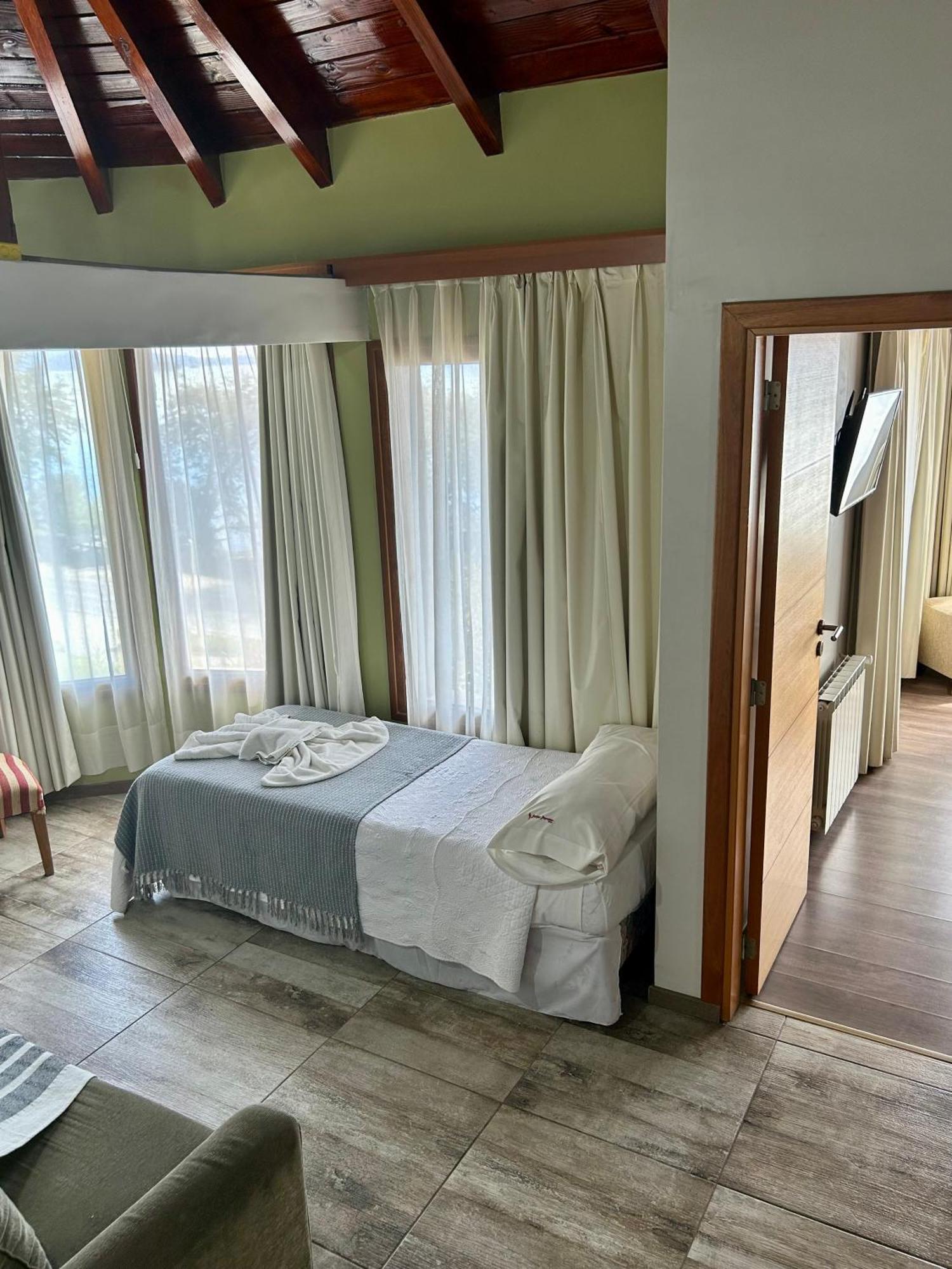 سان كارلوس دي باريلوتشي Bahia Paraiso Apart & Suites المظهر الخارجي الصورة